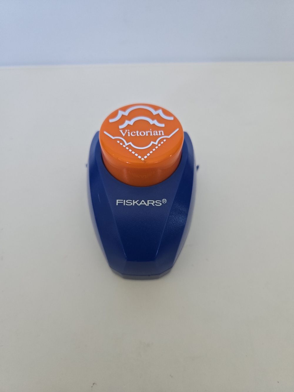 Fiskars CORNER Victorian Punch Paper Punch - Scrapbooking Tool Crafting Supplies